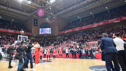La camiseta de Sadiel Rojas ya cuelga del techo del Palacio de Deportes