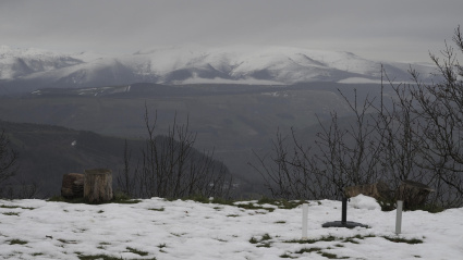 Paisaje nevado en el Alto do Poio en Lugo