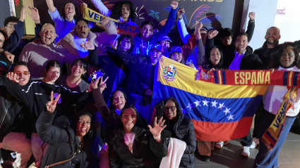Venezolanos en León celebran la captura de Maduro: "Es una liberación, mi hijo por fin descansará en paz"