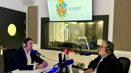 El senador del PP, Jaume Llorens, visita los estudios de COPE Castellón