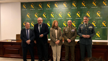 Foto antes de la presentación en la sala de prensa de la Comandancia