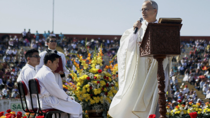Pope Leo XIV, then Apostolic Administrator of Chiclayo Robert Prevost, preaches during a Corpus Christi celebration in a stadium in Chiclayo, Peru, Friday, June 19, 2015. (AP Photo/Julio Reano)Associated Press/LaPresse