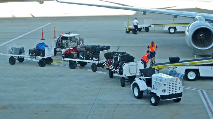 Operaciones de 'handling' en un aeropuerto español. Fuente: Hosteltur