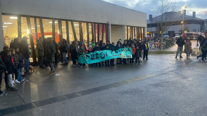 Protesta de las familias del CD Lakua tras la reunión del pasado viernes