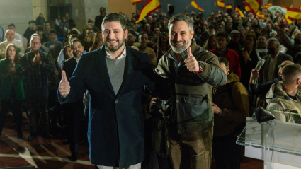 Santiago Abascal con el candidato de VOX, Alejandro Nolasco.