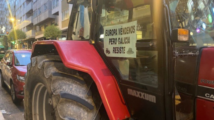 Los tractores se mantienen en diversas calles de la ciudad de Ourense