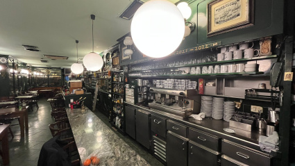 Interior de la cafetería Paradiso