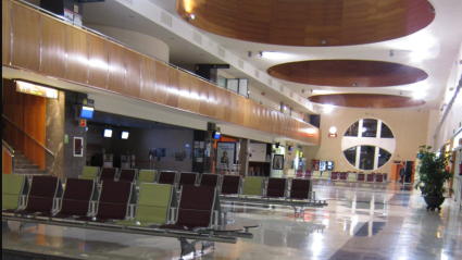 Interior aeropuerto Logroño-Agoncillo