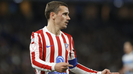 El delantero francés del Atlético de Madrid, Antoine Griezmann, durante el partido de octavos de final de la Copa del Rey entre el Deportivo de La Coruña y el Atlético de Madrid, este martes en el estadio de Riazor