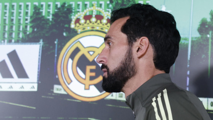 El nuevo entrenador del Real Madrid Álvaro Arbeloa durante la rueda de prensa tras el entrenamiento del equipo en la Ciudad Deportiva de Valdebebas en Madrid