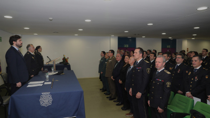 El subdelegado del Gobierno, Eduardo Santiago Calleja; y el comisario jefe de la Policía Nacional, José Carlos Donoso participan en el acto institucional de celebración de los 202 años de la fundación del Cuerpo Nacional de Policía