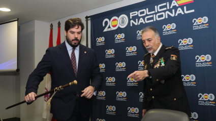 El subdelegado del Gobierno, Eduardo Santiago Calleja; y el comisario jefe de la Policía Nacional, José Carlos Donoso participan en el acto institucional de celebración de los 202 años de la fundación del Cuerpo Nacional de Policía