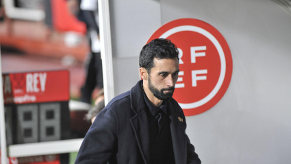 El entrenador del Real Madrid Álvaro Arbeloa durante el partido de octavos de final de la Copa del Rey que Albacete Balompié y Real Madrid disputan este miércoles en el estadio Carlos Belmonte