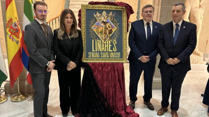 a alcaldesa subraya la importante repercusión que la Semana Santa y el colectivo cofrade tienen para Linares