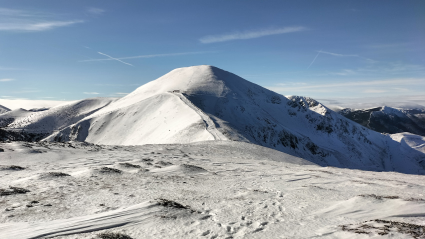 Sierra de La Demanda, San Lorenzo al fondo