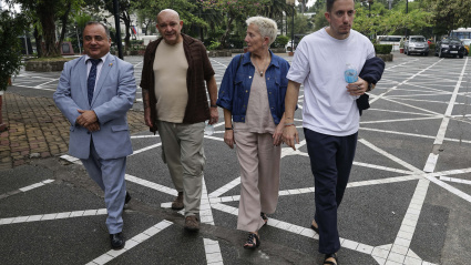 Los padres del joven español Diego Bello, Pilar Lafuente y Alberto Bello, en Filipinas