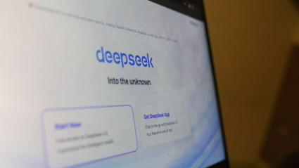 La pantalla de inicio en la computadora durante Deepseek, el asistente de inteligencia artificial chino
