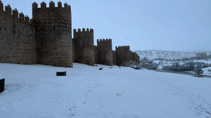 Muralla de Ávila nevada