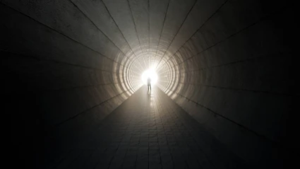 La luz al final del túnel, fotografía recurso ilustrativa