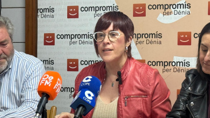 Águeda Mico, Diputada de Compromís en el Congreso, presentando las enmiendas de los deslindes de la costa dianense
