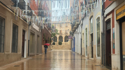 Las calles de Dénia vacías ante el episodio de lluvias de este lunes