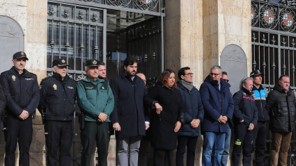 Minuto de silencio en la plaza Mayor de Palencia  por los fallecidos en el accidente de trenes en Córdoba