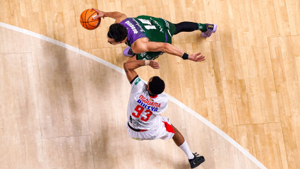 Djedovic en una jugada ante el Covirán Granada