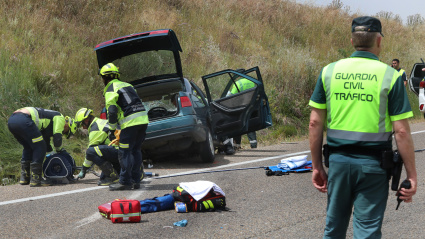 Accidente el pasado 2025 entre dos turismos en la carretera N-610, entre las localidades palentinas de Mazariegos y Castromocho