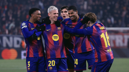 Dani Olmo celebra el 2-3 del Barcelona contra el Slavia