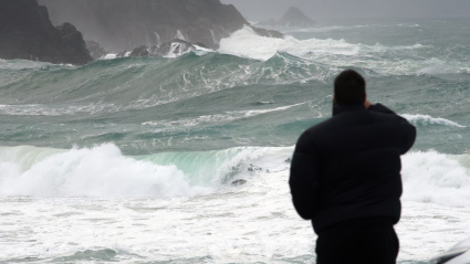Fuerte oleaje en la costa de Valdoviño (A Coruña). Foto de archivo