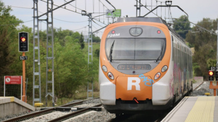 Tren de Rodalies llegando a la estación