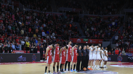 Minuto de silencio por las víctimas de Adamuz en el partido entre Casademont Zaragoza y Bàsquet Girona