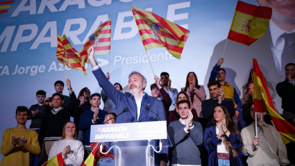 Azcón ha estado arropado de Díaz Ayuso en su primer gran mitin de campaña.