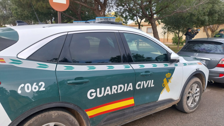 Patrulla de la Guardia Civil en El Algar