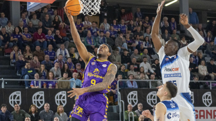 PALENCIA, 25/01/2026.- Partido entre el Súper Agropal Palencia y el Movistar Estudiantes correspondiente a la primera final de la Copa España, disputado en el Pabellón Municipal de los Deportes de Palencia (Palencia). EFE/Xavi Ramos