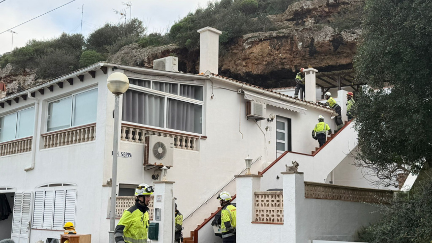 Los equipos de emergencia trabajan en la zona