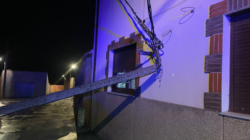 Caída de un poste en Castrogonzalo