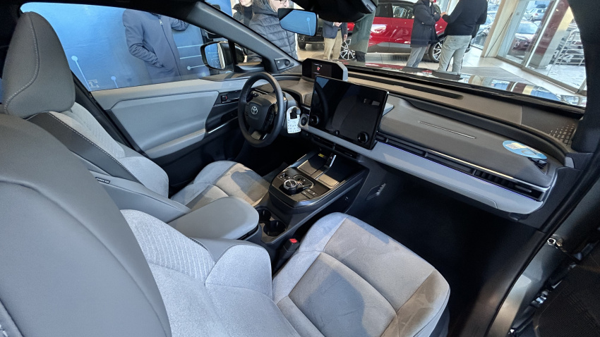 Interior del nuevo Toyota C-HR+