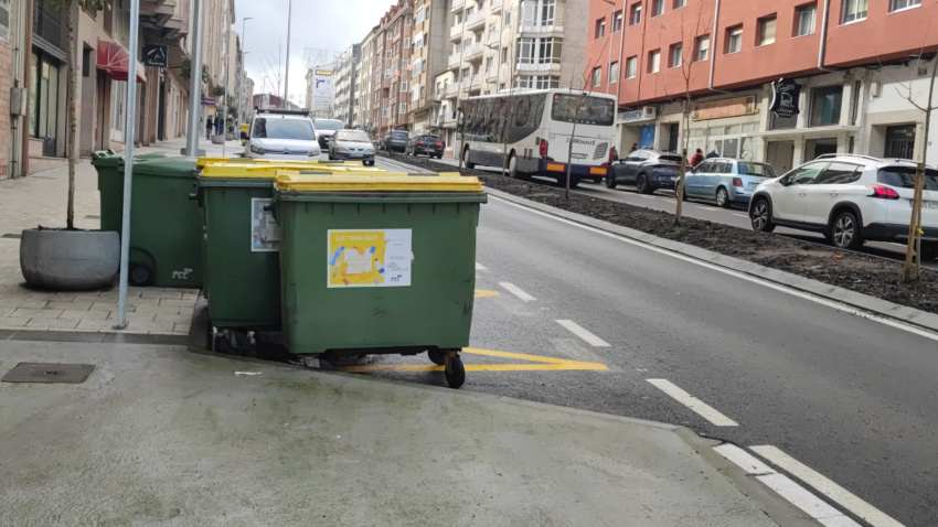 MIlladoiro Contenedores mal ubicados