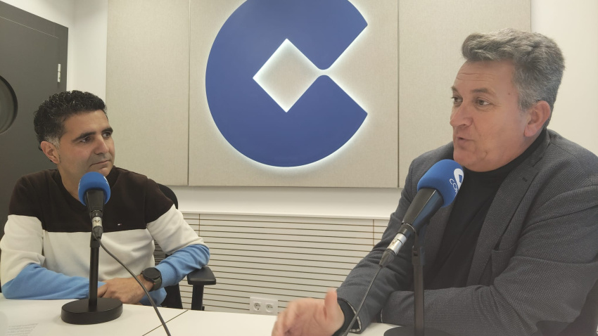 El vicepresidente 3º de la Generalitat Valenciana, Vicente Martínez Mus, visita los estudios de la Cadena COPE