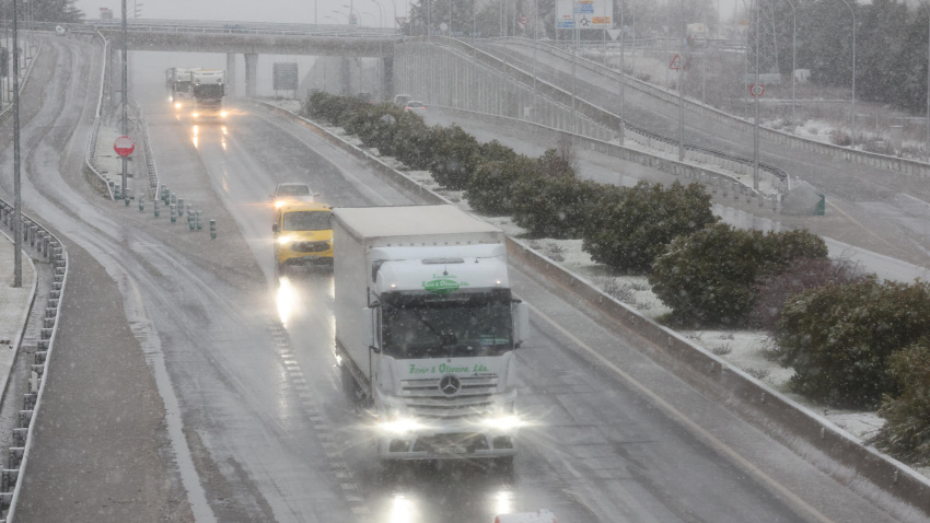 Imagen de recurso de una carretera de Salamanca, donde la fuerte nevada ha obligado a parar el tráfico en buena parte de la provincia