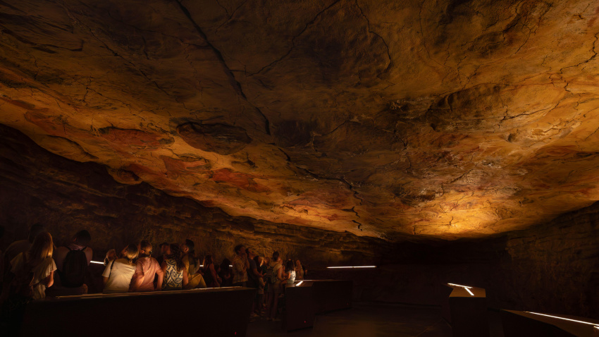 Réplica de la cueva del Museo de Altamira. Reproducción de las pinturas rupestres de la cueva de Altamira. Santillana del Mar.