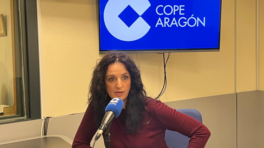 Momento de la entrevista con Marta Abengochea en los estudios de COPE.