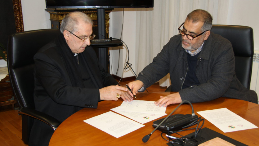 Don Celso Morga con Adel Najjar en 2022