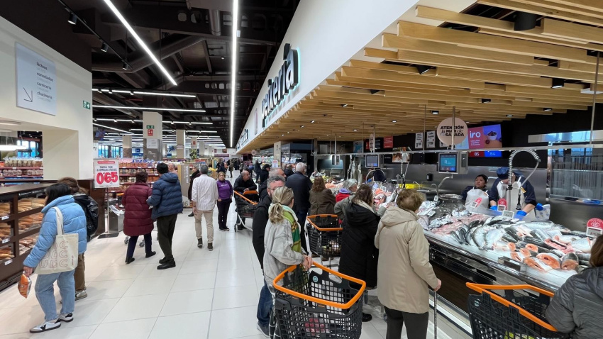 Interior del Gadis del polígono de Agrela