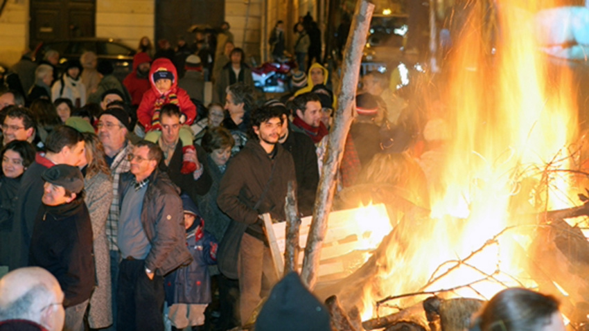 El origen de los Foguerons es una de esas historias que explican la esencia de Gràcia.