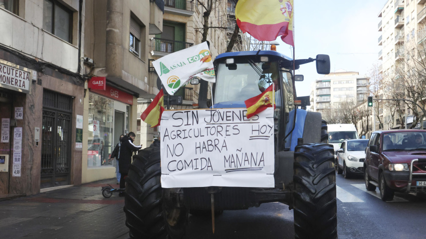 Protesta agricultores Valladolid. EFE/ JM Garcia