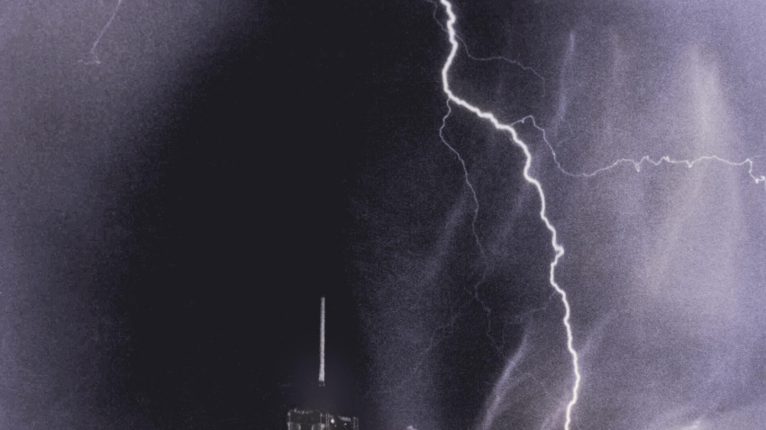 Una potente tormenta eléctrica en las horas previas al lanzamiento del Challenger