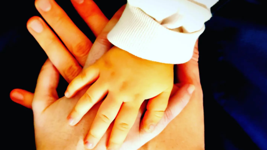 Ernesto ha intentado con el cuento sacar "algo de luz" al trance de perder a su esposa y madre de su hija