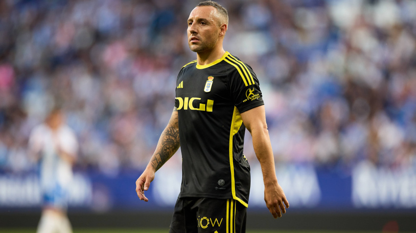 Santi Cazorla, durante un partido con el Oviedo